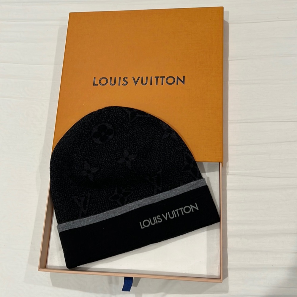 BNIB Louis Vuitton cashmere beanie 100% authentic